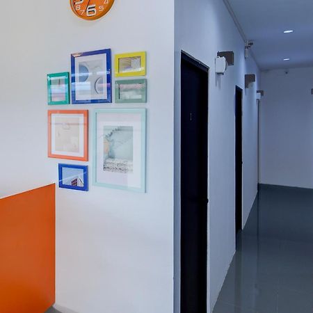 Super Oyo Capital O 93076 Batam Backpacker Guesthouse 2 Pembunuh Exterior foto
