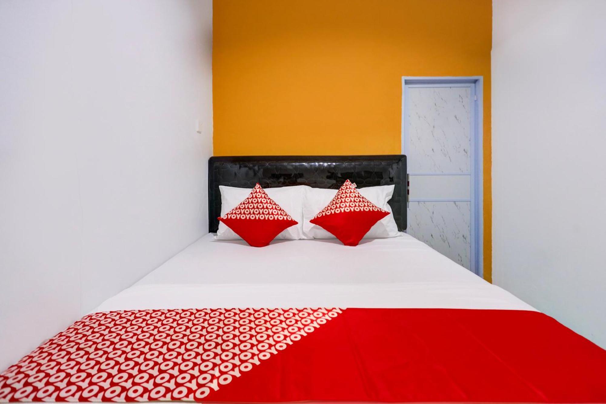 Super Oyo Capital O 93076 Batam Backpacker Guesthouse 2 Pembunuh Exterior foto